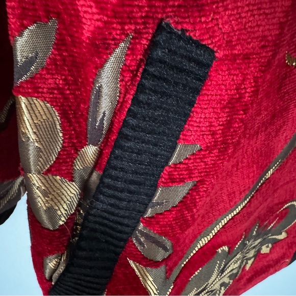 Rare Find! YA-DA Red & Gold Brocade Jacket Velvet Trim Toggle Coat 44 (L/XL) - Picture 4 of 10